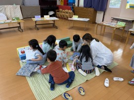 ちいさなとしょかん はじまりました