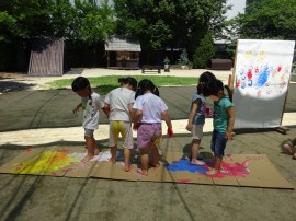 ぐるぐる ぺたぺた